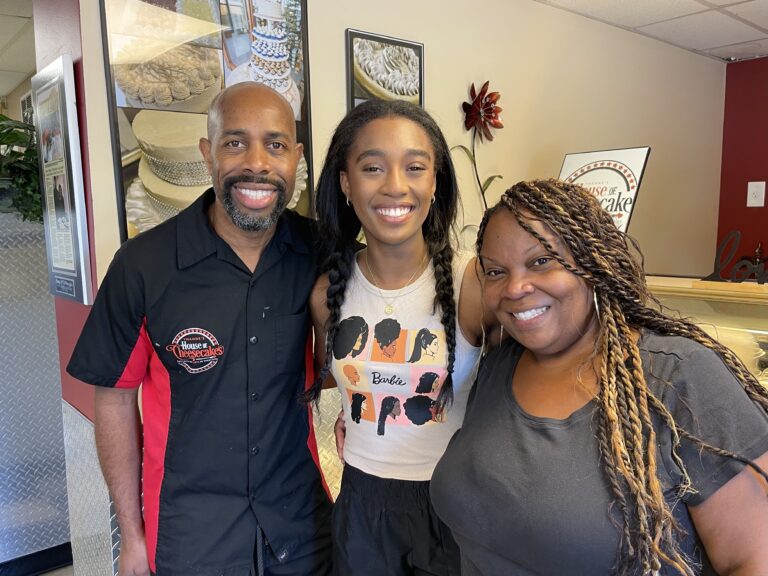 Front Runner New Jersey: Kenikki Thompson Entertains With ‘Little Mermaid’ Rendition at Yhanne’s House of Cheesecakes | June 16, 2023